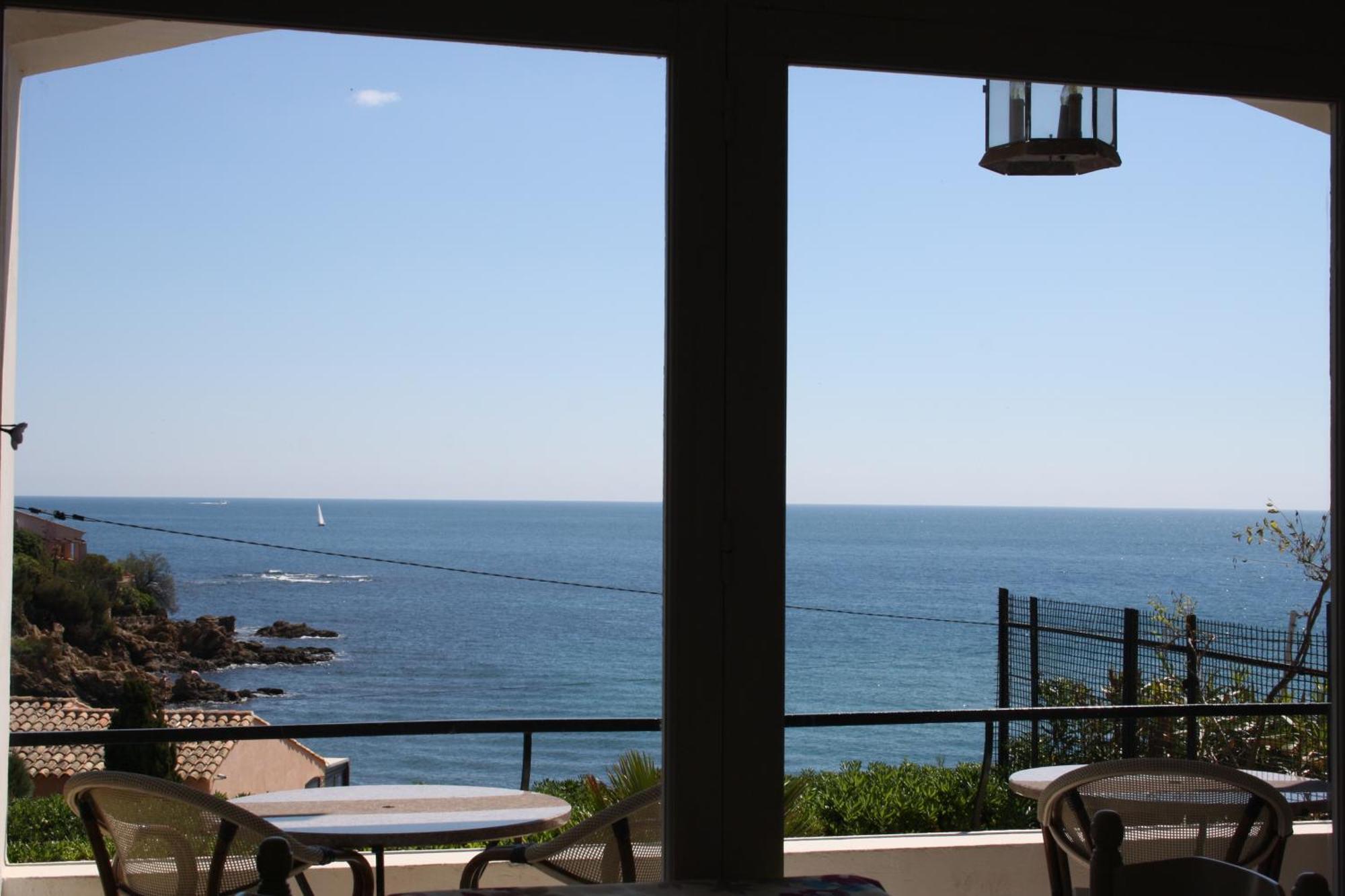 "Cap Riviera" Hotel & Restaurant Saint Aygulf Exterior foto